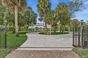 14757 Stirrup Ln, Wellington, FL 33414 - Photo 2