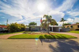 925 SE 14th Ave, Deerfield Beach, FL 33441 - Photo 1
