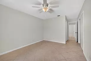 12395 Peconic Ct, Wellington, FL 33414 - Photo 8