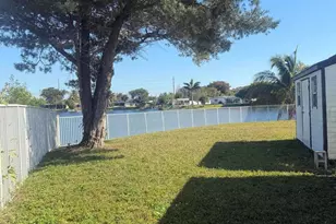 2181 NW 94th Ave, Pembroke Pines, FL 33024 - Photo 12