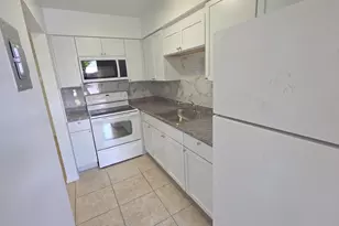 7511 Venetian St, Miramar, FL 33023 - Photo 4