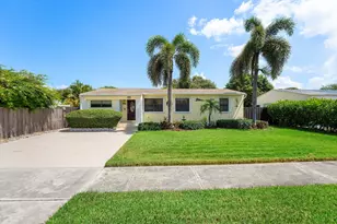 141 Date Palm Dr, Lake Park, FL 33403 - Photo 1