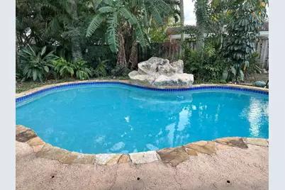 11650 NW 39th Place, Sunrise, FL 33323 - Photo 2