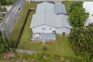 222 SE 3rd St, Boynton Beach, FL 33435 - Photo 34