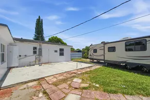 8800 NW 33 Ave Rd, Miami, FL 33147 - Photo 38