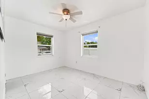 8800 NW 33 Ave Rd, Miami, FL 33147 - Photo 20