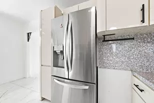 8800 NW 33 Ave Rd, Miami, FL 33147 - Photo 10