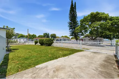 8800 NW 33 Avenue Road, Miami, FL 33147 - Photo 46