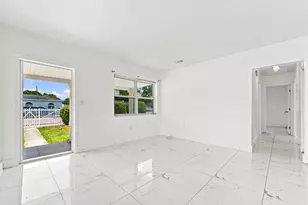 8800 NW 33 Ave Rd, Miami, FL 33147 - Photo 16