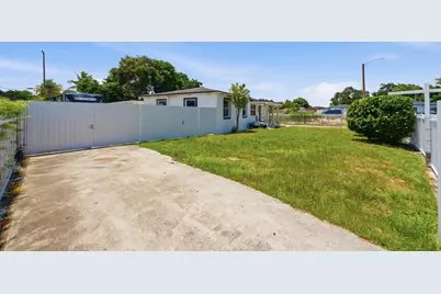 8800 NW 33 Avenue Road, Miami, FL 33147 - Photo 44