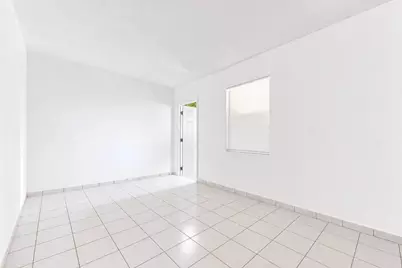 8800 NW 33 Avenue Road, Miami, FL 33147 - Photo 6