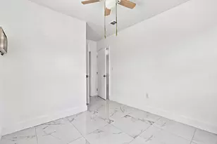 8800 NW 33 Ave Rd, Miami, FL 33147 - Photo 30