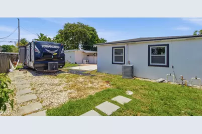8800 NW 33 Avenue Road, Miami, FL 33147 - Photo 36