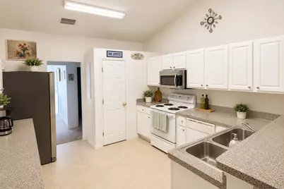 2017 SE Dranson Circle, Port Saint Lucie, FL 34952 - Photo 4