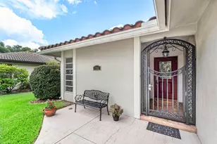 1752 Riverwood Ln, Coral Springs, FL 33071 - Photo 2