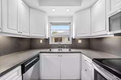 1752 Riverwood Lane, Coral Springs, FL 33071 - Photo 10