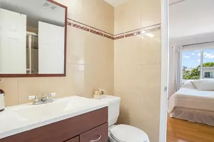 126 Golden Isles Dr, Hallandale Beach, FL 33009 - Photo 14