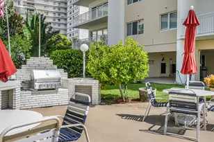 126 Golden Isles Dr, Hallandale Beach, FL 33009 - Photo 30