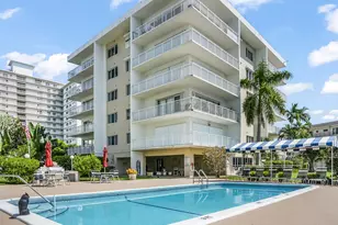 126 Golden Isles Dr, Hallandale Beach, FL 33009 - Photo 32