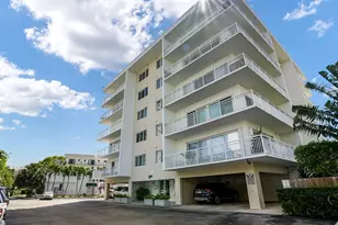 126 Golden Isles Dr, Hallandale Beach, FL 33009 - Photo 14