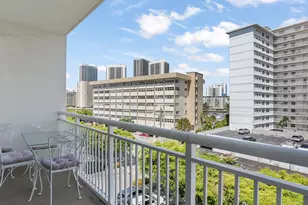 126 Golden Isles Dr, Hallandale Beach, FL 33009 - Photo 28