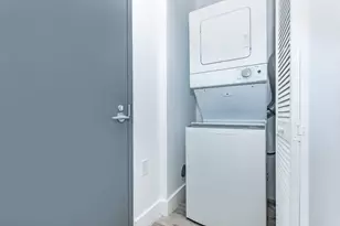 39 NW 7th Ave, Miami, FL 33128 - Photo 6
