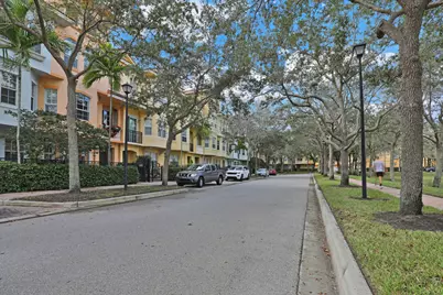 2425 San Pietro Circle, Palm Beach Gardens, FL 33410 - Photo 2
