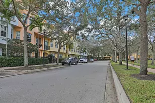 2425 San Pietro Cir, Palm Beach Gardens, FL 33410 - Photo 2