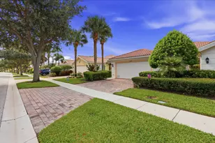 8450 St Johns Ct, Wellington, FL 33414 - Photo 4