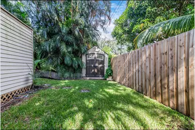 1435 NE 39th Street, Oakland Park, FL 33334 - Photo 12