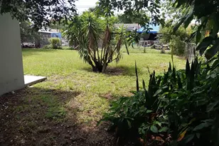 780 NW 179th St, Miami Gardens, FL 33169 - Photo 4