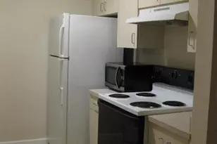 620 SW 111th Ave, Pembroke Pines, FL 33025 - Photo 4