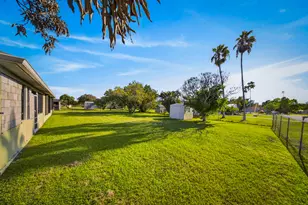 1462 SE North Balcourt Ct SE, Port Saint Lucie, FL 34952 - Photo 22