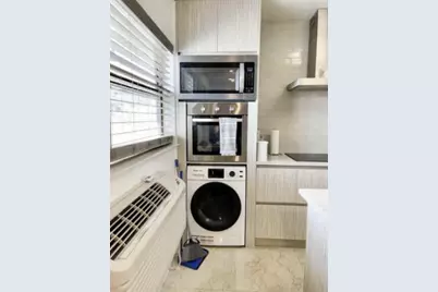 408 SE 12th Court #3B, Fort Lauderdale, FL 33316 - Photo 2