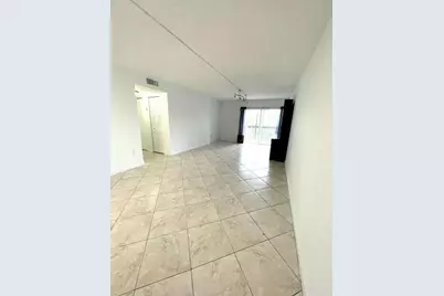 711 N Pine Island Road #305, Plantation, FL 33324 - Photo 4