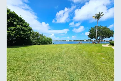 140 Yacht Club Way #305, Hypoluxo, FL 33462 - Photo 30