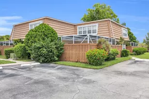 11557 Winchester Dr, Palm Beach Gardens, FL 33410 - Photo 2