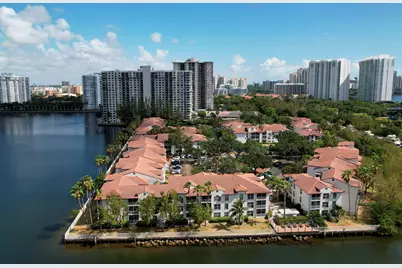 17900 NE 31st Court #4305, Aventura, FL 33160 - Photo 4