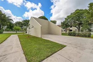 117 Gardens Dr, Pompano Beach, FL 33069 - Photo 30
