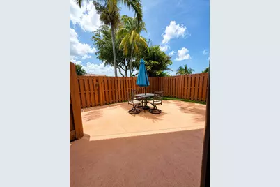 192 Springdale Circle, Palm Springs, FL 33461 - Photo 16