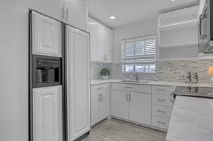 2940 Crosley Dr E, West Palm Beach, FL 33415 - Photo 6