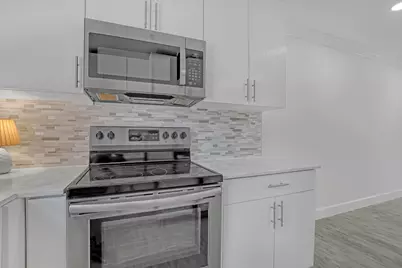 2940 Crosley Drive E, West Palm Beach, FL 33415 - Photo 4