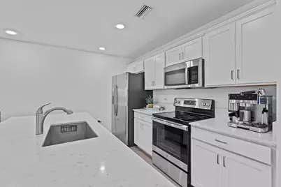 6001 Woods Edge Circle, Riviera Beach, FL 33410 - Photo 8
