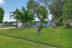 2231 SE Glover St, Port Saint Lucie, FL 34984 - Photo 2