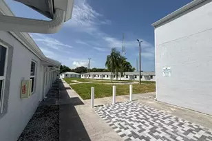4393 Windsor Ave, West Palm Beach, FL 33407 - Photo 2