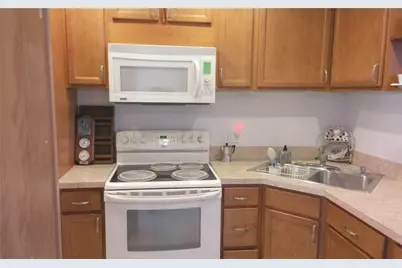 465 Paradise Isle Boulevard #307, Hallandale Beach, FL 33009 - Photo 6