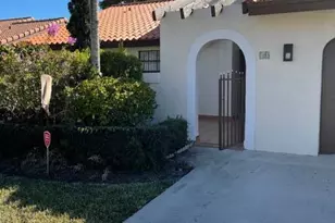 10 Columbia Ct, Deerfield Beach, FL 33442 - Photo 2