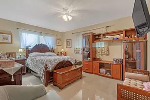 2886 Fernley Dr E, West Palm Beach, FL 33415 - Photo 20