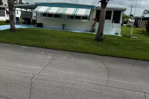 29 Golf Dr, Port Saint Lucie, FL 34952 - Photo 2