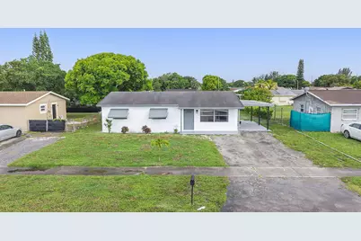 316 NW 6th Court, Deerfield Beach, FL 33441 - Photo 2